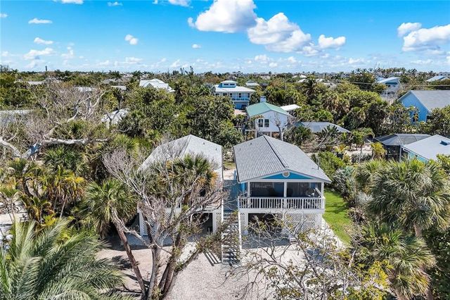 746 Cardium ST, Sanibel, FL 33957