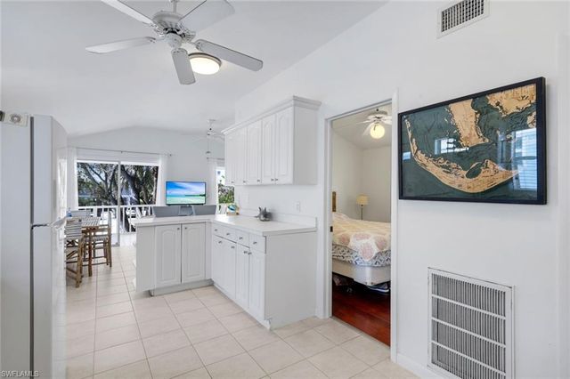 746 Cardium ST, Sanibel, FL 33957