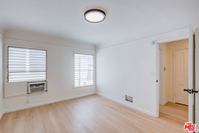 143 S Canon Drive B, Beverly Hills, CA 90212