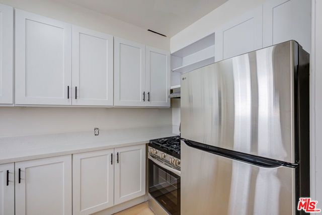 143 S Canon Drive B, Beverly Hills, CA 90212