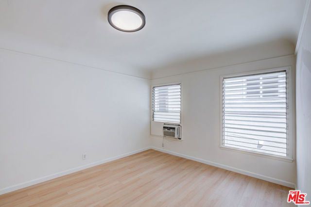 143 S Canon Drive B, Beverly Hills, CA 90212