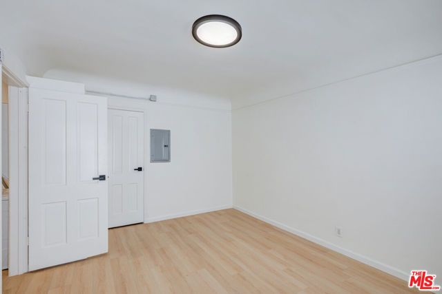 143 S Canon Drive B, Beverly Hills, CA 90212