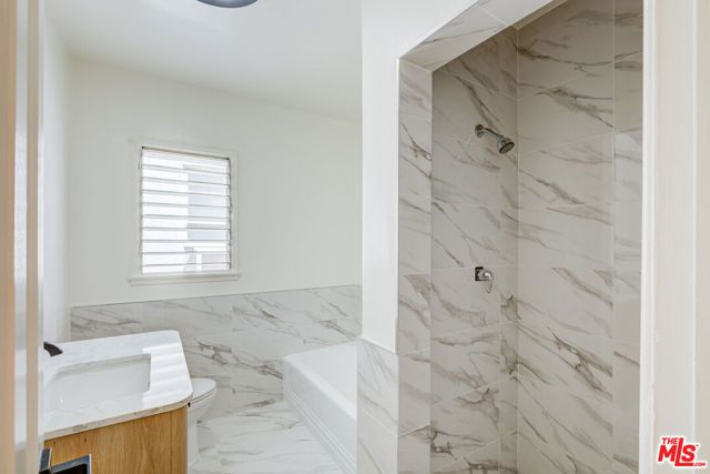 143 S Canon Drive B, Beverly Hills, CA 90212