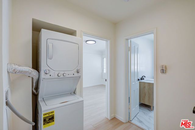 143 S Canon Drive B, Beverly Hills, CA 90212