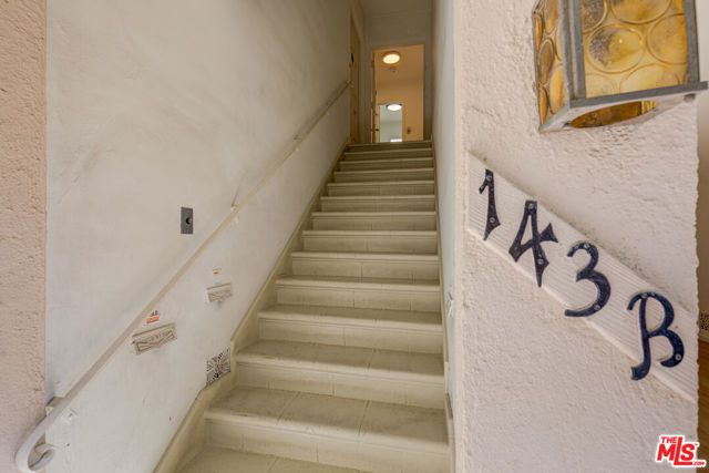 143 S Canon Drive B, Beverly Hills, CA 90212