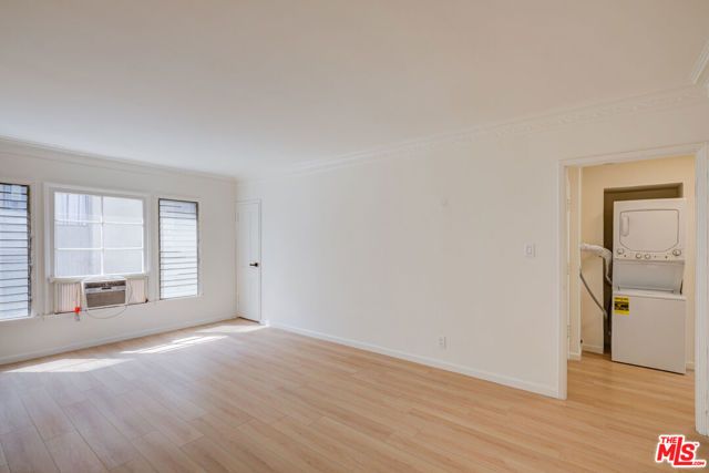 143 S Canon Drive B, Beverly Hills, CA 90212