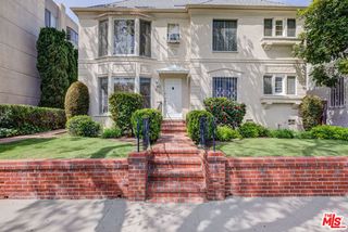 143 S Canon Drive B, Beverly Hills, CA 90212