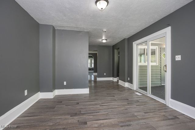 1063 Packard Drive, Akron, OH 44320