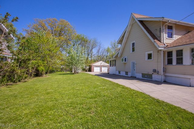 1063 Packard Drive, Akron, OH 44320