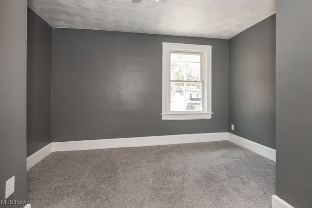 1063 Packard Drive, Akron, OH 44320