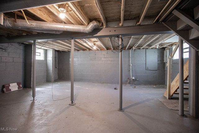 1063 Packard Drive, Akron, OH 44320