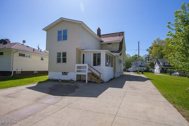 1063 Packard Drive, Akron, OH 44320