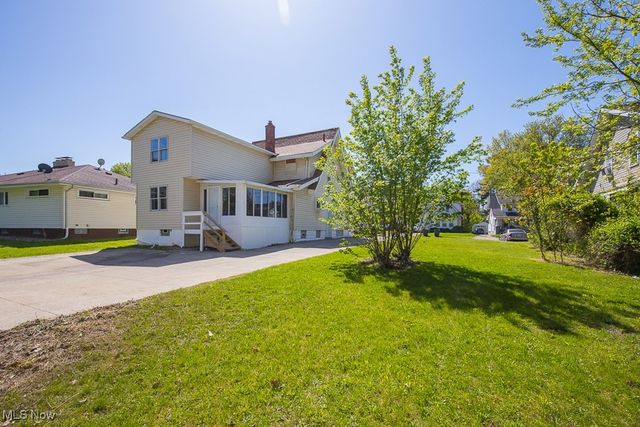 1063 Packard Drive, Akron, OH 44320