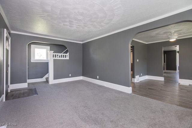 1063 Packard Drive, Akron, OH 44320