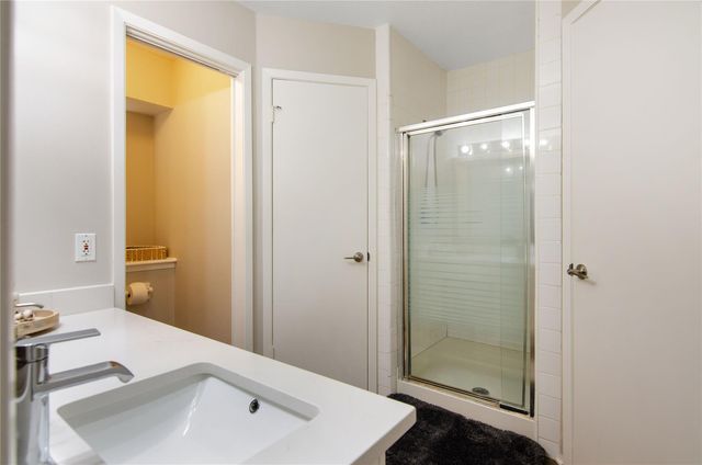 17 W Broken Oak, The Woodlands, TX 77381