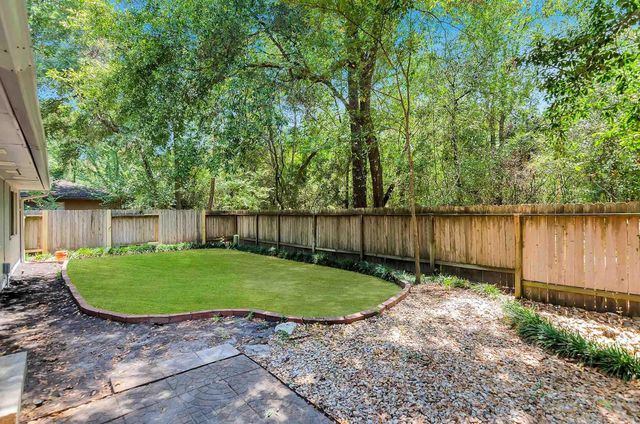 17 W Broken Oak, The Woodlands, TX 77381