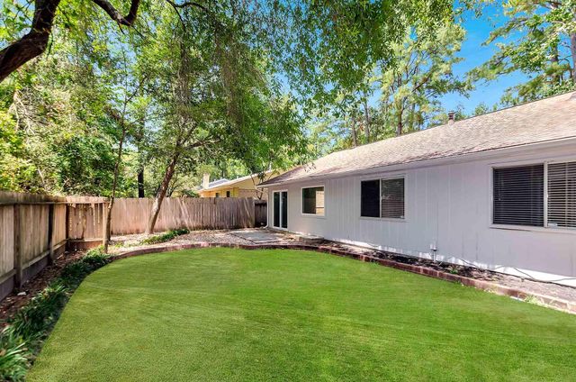 17 W Broken Oak, The Woodlands, TX 77381