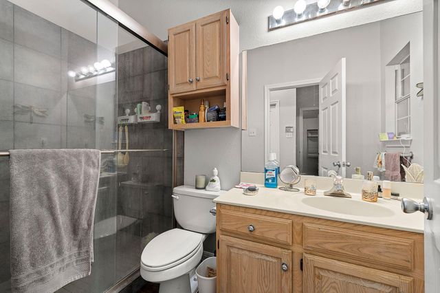 2910 Whisper Oaks LN, Georgetown, TX 78628