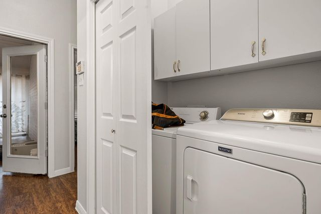 2910 Whisper Oaks LN, Georgetown, TX 78628