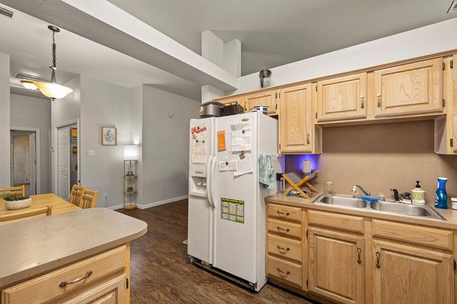 2910 Whisper Oaks LN, Georgetown, TX 78628