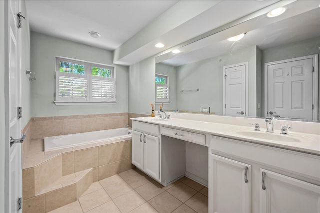 6395 Cunningham Court A, Gurnee, IL 60031