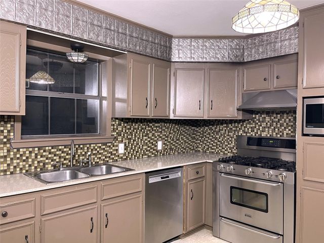 525 Fm 80 N, Streetman, TX 75859