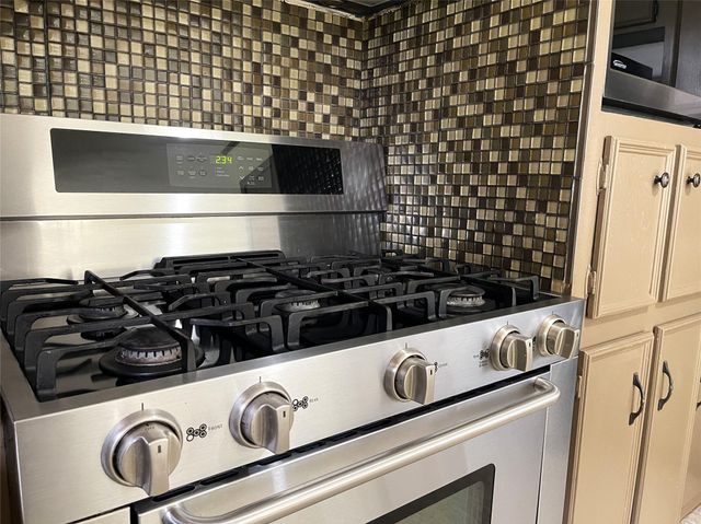 525 Fm 80 N, Streetman, TX 75859