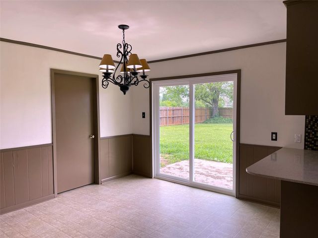 525 Fm 80 N, Streetman, TX 75859