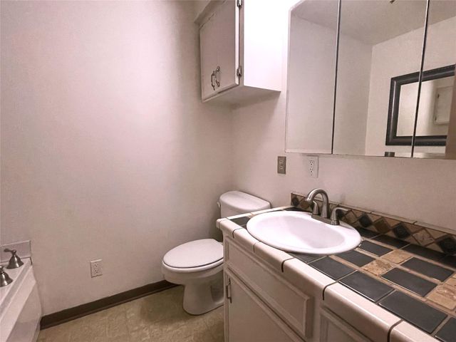 525 Fm 80 N, Streetman, TX 75859
