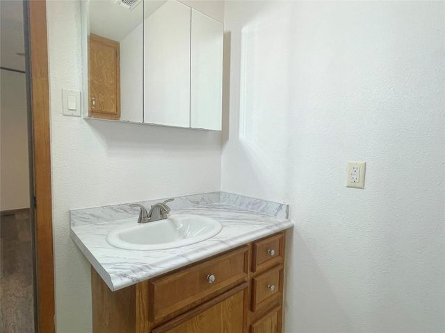 525 Fm 80 N, Streetman, TX 75859