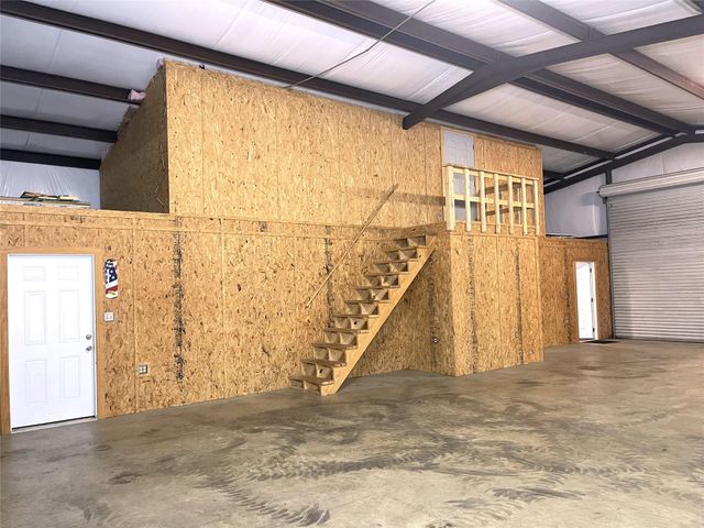 525 Fm 80 N, Streetman, TX 75859