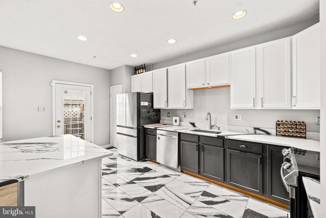 884 LOWE RD, Middle River, MD 21220