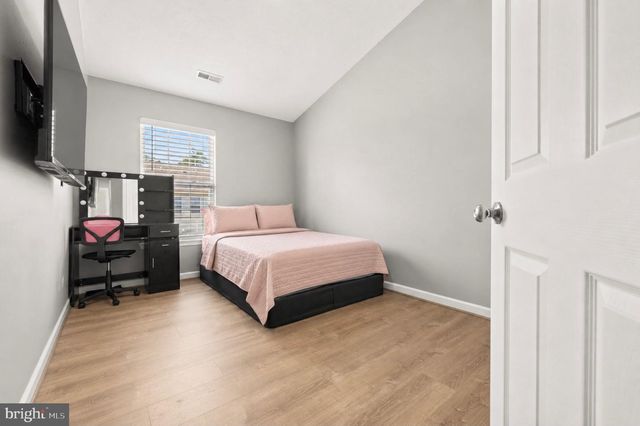 884 LOWE RD, Middle River, MD 21220