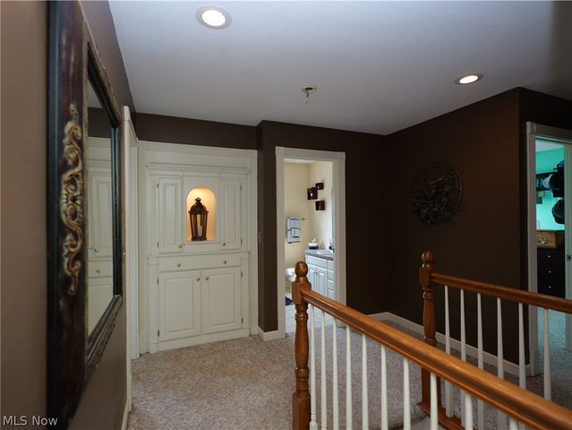 5295 Sycamore Hill Drive, New Middletown, OH 44442