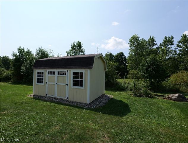 5295 Sycamore Hill Drive, New Middletown, OH 44442