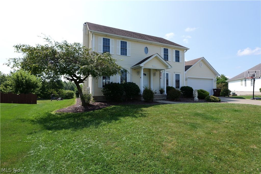 5295 Sycamore Hill Drive, New Middletown, OH 44442