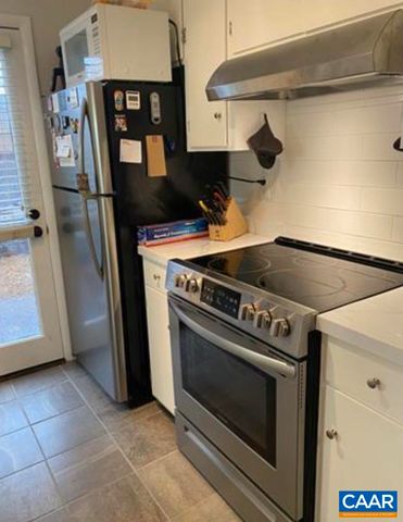 1583 BIRNAM DR, Charlottesville, VA 22901