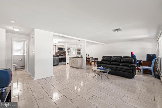 2115 SUBURBAN GREENS DR, Lutherville Timonium, MD 21093