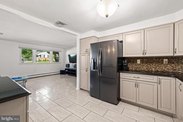 2115 SUBURBAN GREENS DR, Lutherville Timonium, MD 21093