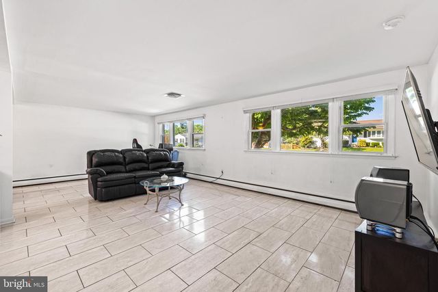 2115 SUBURBAN GREENS DR, Lutherville Timonium, MD 21093