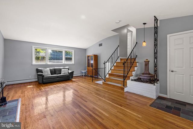 2115 SUBURBAN GREENS DR, Lutherville Timonium, MD 21093