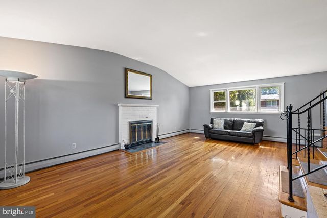2115 SUBURBAN GREENS DR, Lutherville Timonium, MD 21093