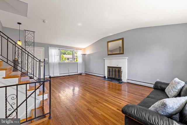 2115 SUBURBAN GREENS DR, Lutherville Timonium, MD 21093