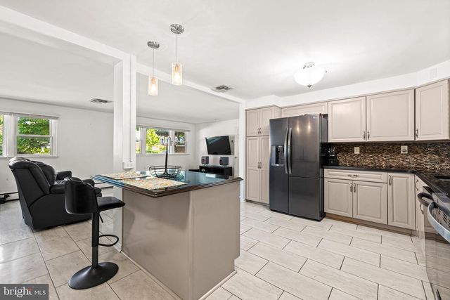2115 SUBURBAN GREENS DR, Lutherville Timonium, MD 21093