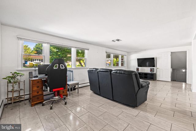 2115 SUBURBAN GREENS DR, Lutherville Timonium, MD 21093