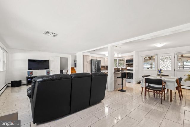 2115 SUBURBAN GREENS DR, Lutherville Timonium, MD 21093