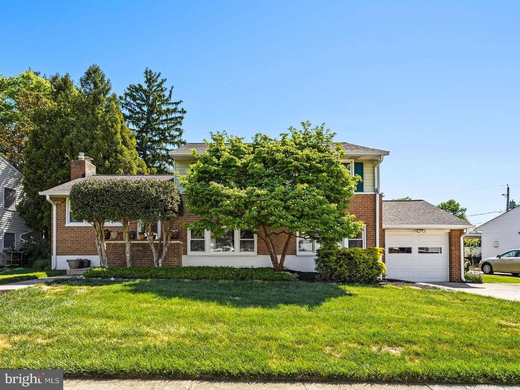 2115 SUBURBAN GREENS DR, Lutherville Timonium, MD 21093