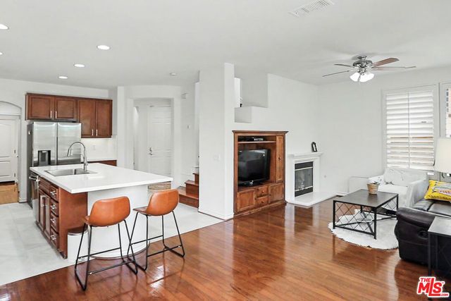 25684 Via Ventana, Valencia, CA 91381