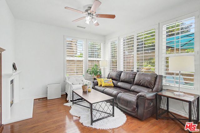 25684 Via Ventana, Valencia, CA 91381