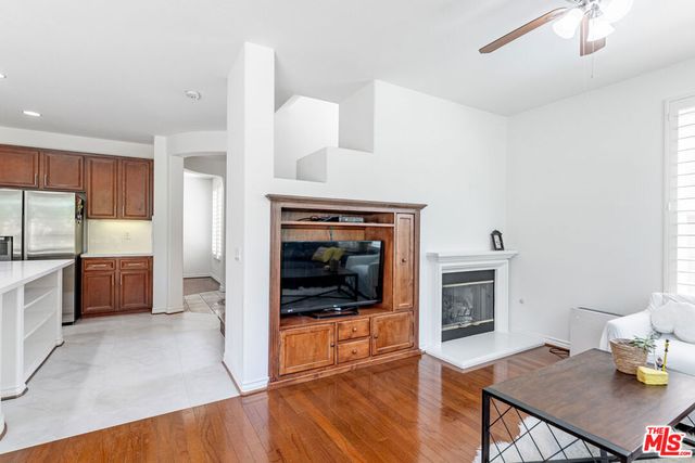 25684 Via Ventana, Valencia, CA 91381